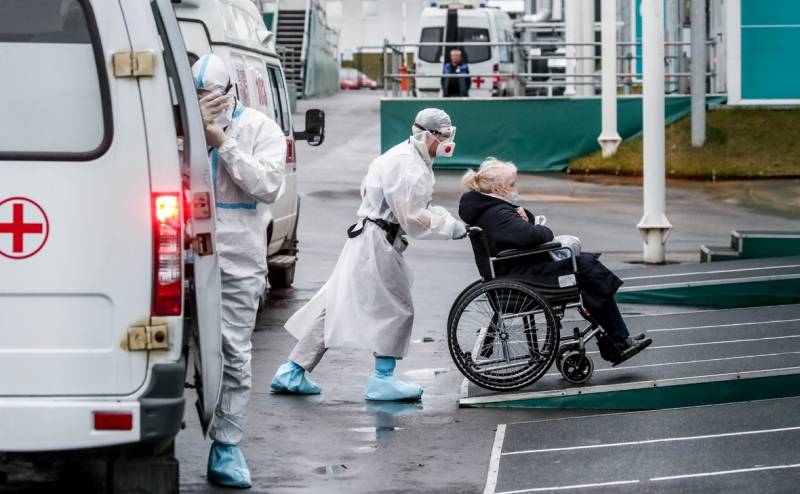 Число заболевших COVID за сутки в России опустилось ниже 40 тыс.