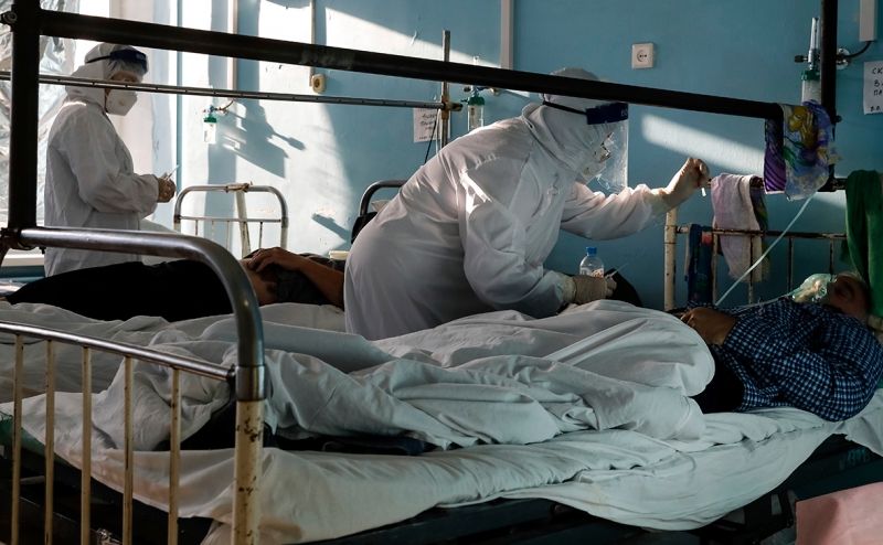 Число заражений COVID-19 в России упало до минимума с середины октября