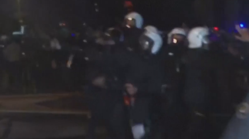 Что происходит на протестах после задержания мэра Стамбула. Видео