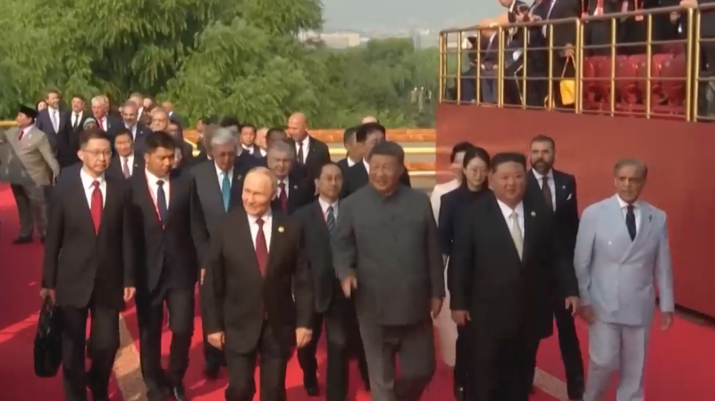 Что Си Цзиньпин продемонстрировал миру на параде в Пекине