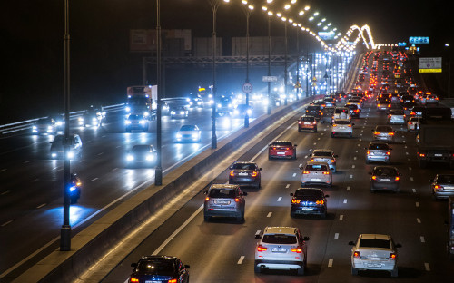 ЦОДД назвал причины отказа в ночных пропусках для фур на МКАД