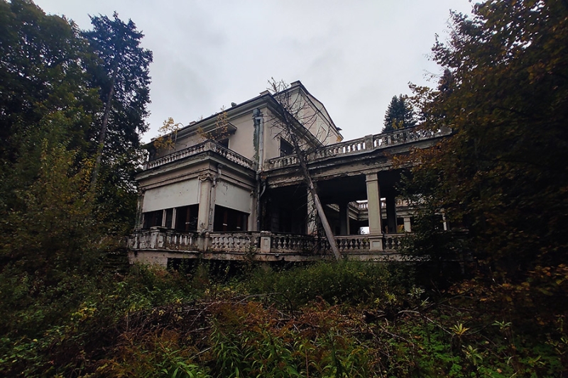 Дачу Сталина купила связанная с семьей экс-губернатора Кубани компания