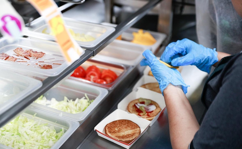 Данкверт рассказал о контроле за продуктами для «Вкусно — и точка»