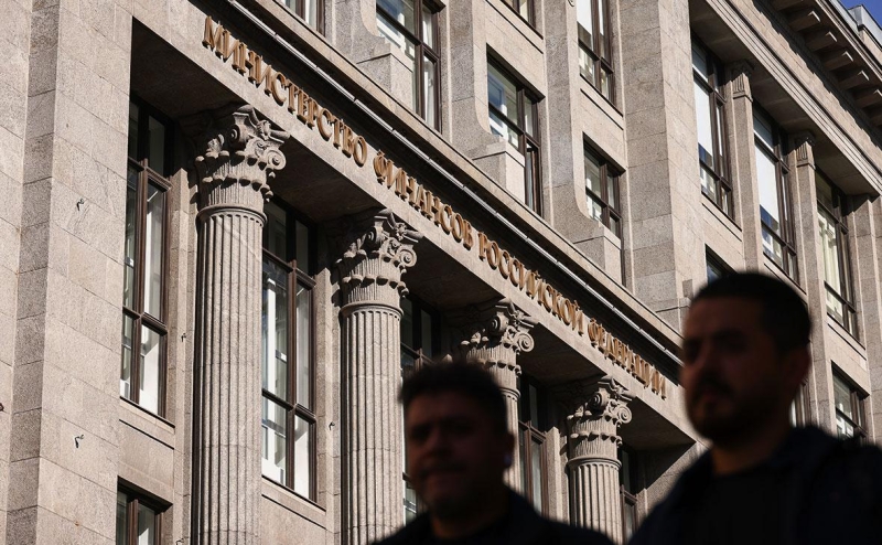 Дефицит бюджета второй год превысил ₽3 трлн