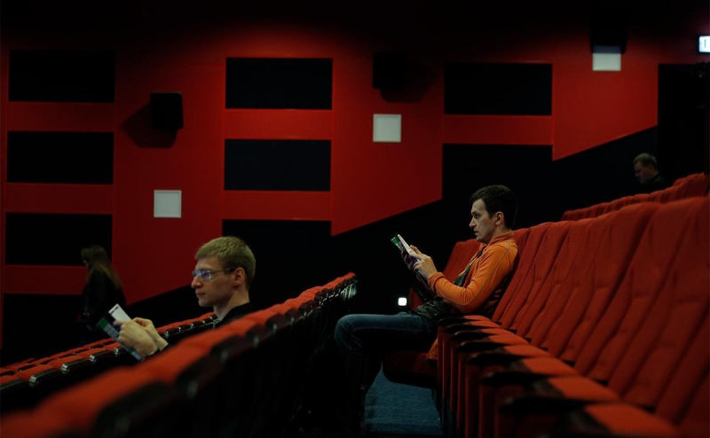 Дефицит премьер увеличил спрос на аренду кинозалов для мальчишников