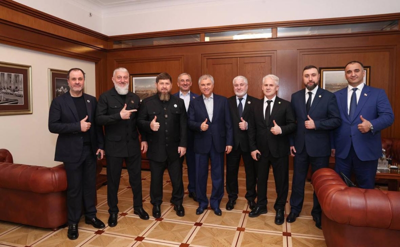 Делимханов анонсировал начало борьбы за никабы во владимирских школах