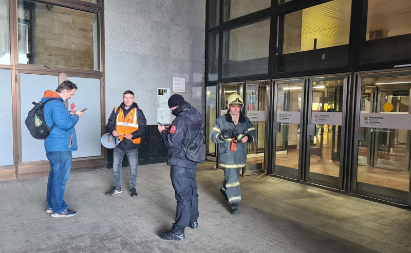 Дептранс назвал причину столкновения поездов в московском метро