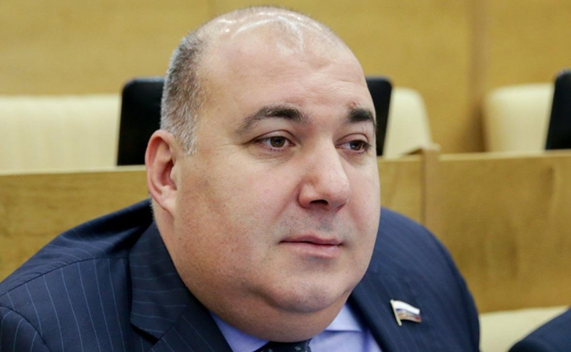 Депутат объяснил дистанционную работу в Думе и «отъезд в ОАЭ»