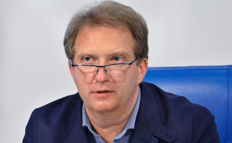 Директор Театра сатиры Игорь Берлин покинет пост