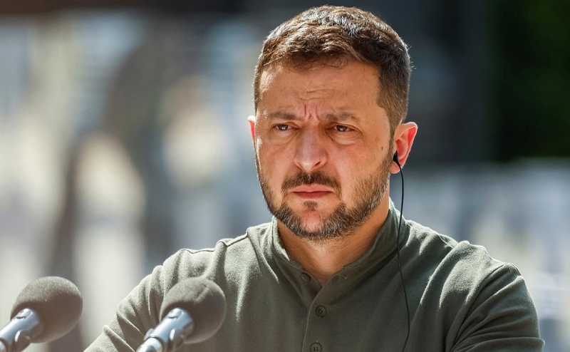 Для чего Зеленскому понадобилась волна отставок в украинском
