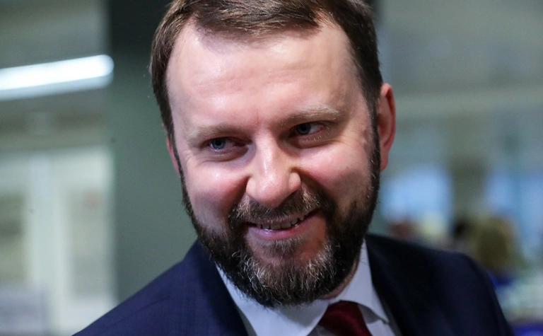 Для чего Зеленскому понадобилась волна отставок в украинском