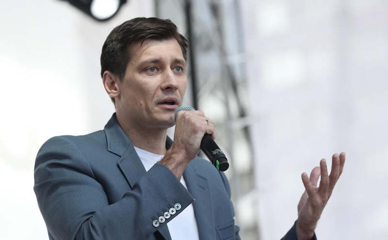 Дмитрия Гудкова заочно приговорили к восьми годам за &laquo;фейки&raquo; об армии