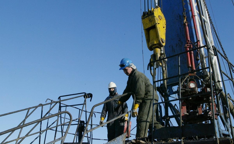 Добыча нефти в Казахстане упала почти на 10% из-за аварии