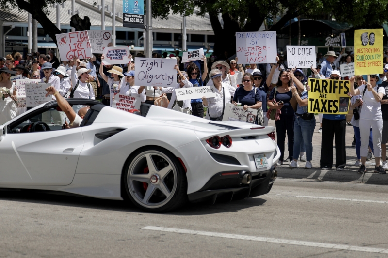 Dogs against DOGE: массовые протесты против Трампа и Маска