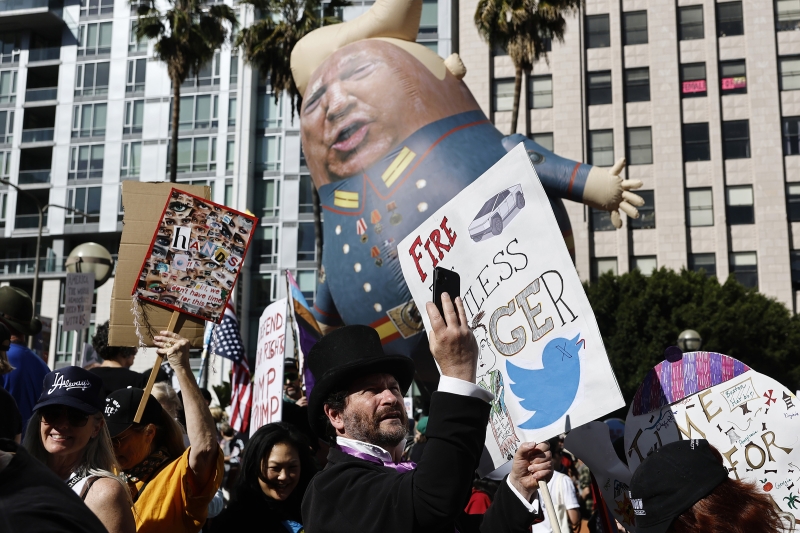 Dogs against DOGE: массовые протесты против Трампа и Маска