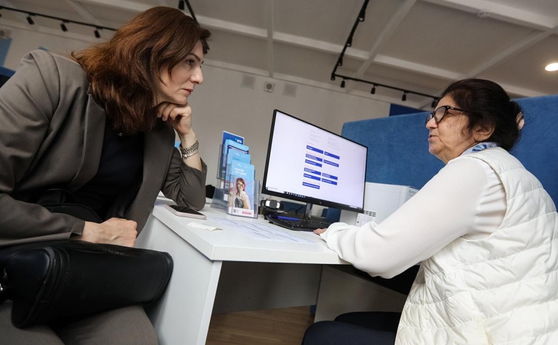 Доля не готовых снизить зарплатные ожидания россиян впервые превысила