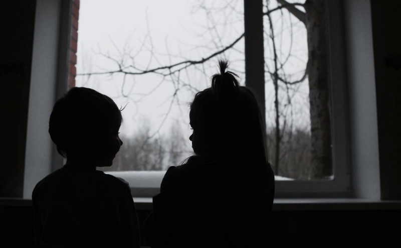 Думе предложат запретить усыновление в страны с легальной сменой пола