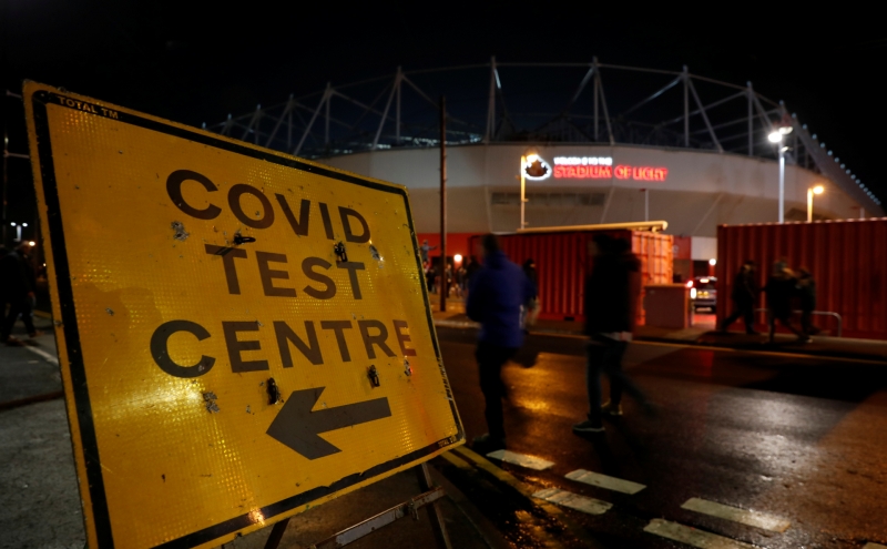 Джонсон предупредил о лавинообразном наступлении штамма омикрон