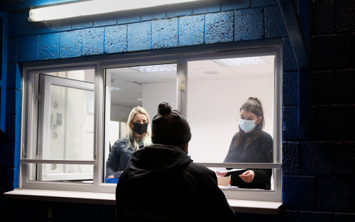 Джонсон заявил о &laquo;надежде&raquo; на международные поездки после 17 мая