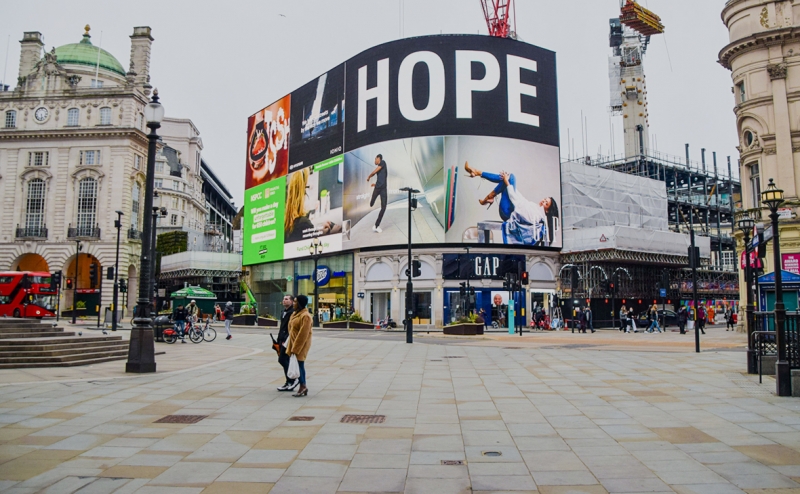 Джонсон заявил о &laquo;надежде&raquo; на международные поездки после 17 мая