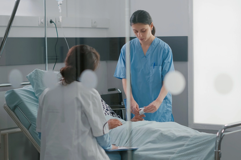 Джулиан Ассанж вышел на свободу и прилетел в Австралию