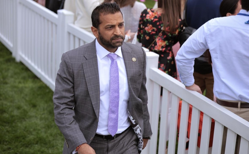 Экс-директора ФБР допросили из-за фото с ракушками в форме цифр 8647