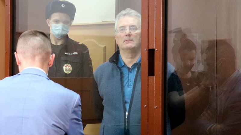 Экс-губернатор Белозерцев признался в получении 20 млн рублей от бизнесмена Шпигеля