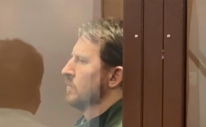 Экс-мэр Сочи с женой обжалуют увольнение из Вооруженных сил