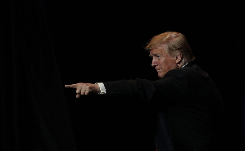 Экс-премьер Канады попросил Трампа опомниться «как старик старика»