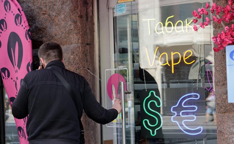 Эксперты оценили опасность новой болезни EVALI из-за электронных