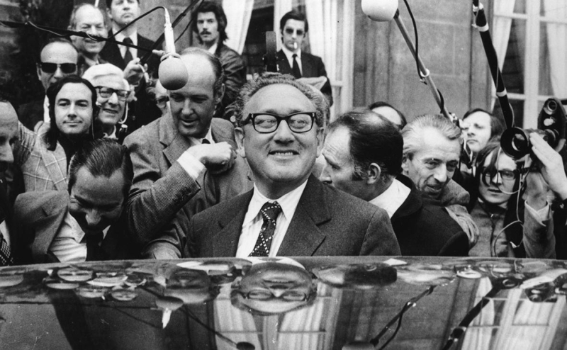 Эксперты рассказали, почему Киссинджер «смог провернуть многие вещи»
