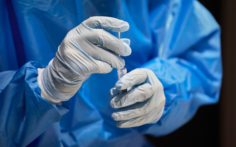 Эксперты выяснили, что сделало омикрон-штамм &laquo;более человечным&raquo;