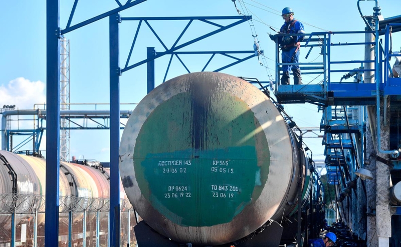 Экспорт бензина посчитали возможным продлить на июль