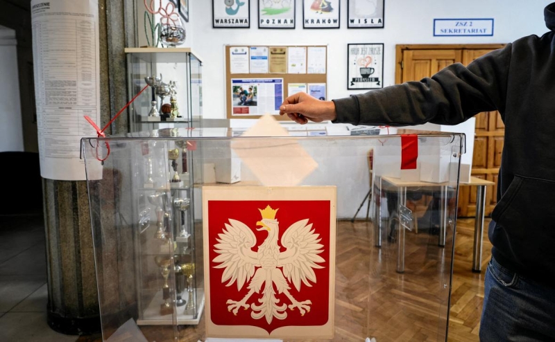 Экзитпол выявил прошедших во второй тур выборов президента Польши