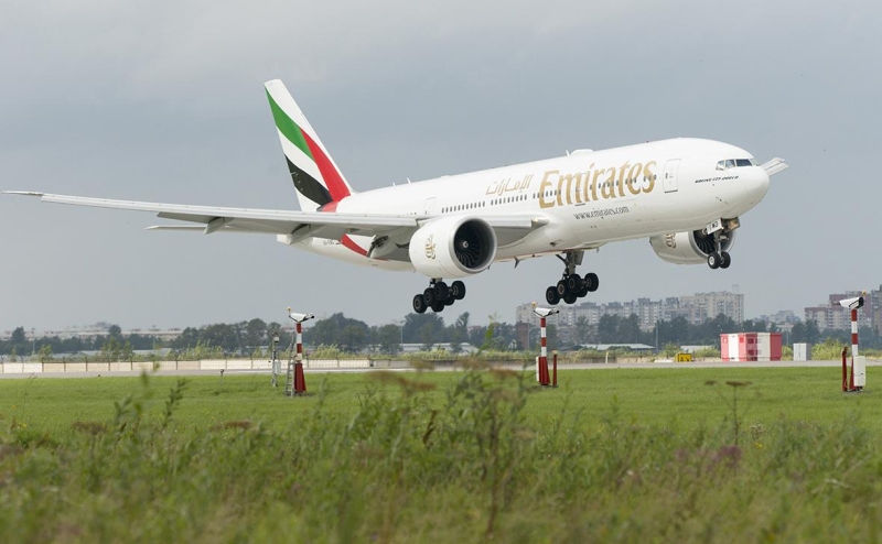 Emirates допустила пересмотр рейсов в Россию из-за дронов Украины