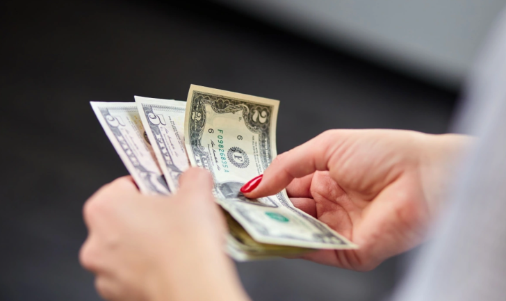 ЕМС объявила о продаже контрольного пакета акций менеджменту