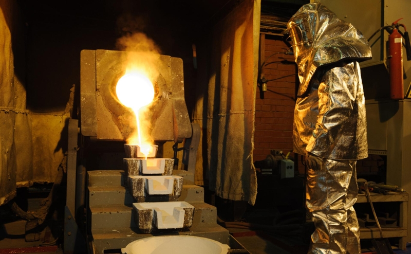 ЕМС объявила о продаже контрольного пакета акций менеджменту