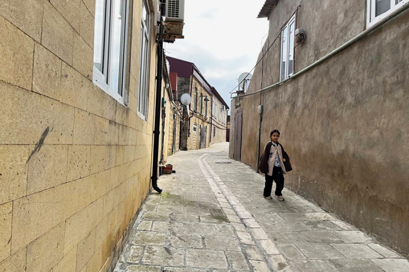 «Это же наши люди». Как евреи и мусульмане живут в одном дворе