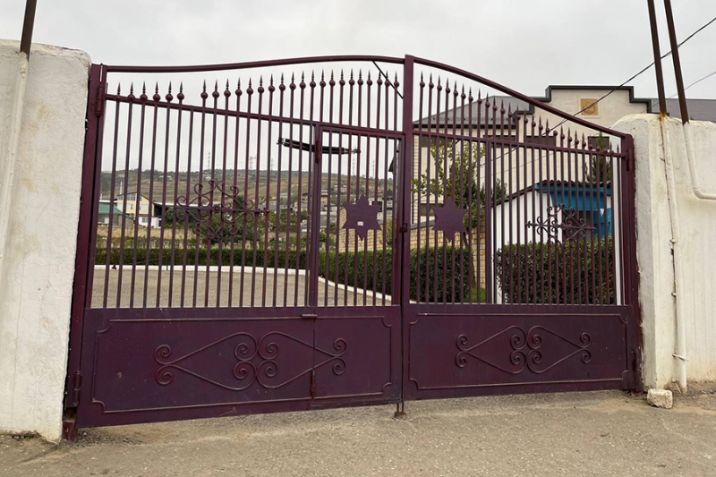 «Это же наши люди». Как евреи и мусульмане живут в одном дворе