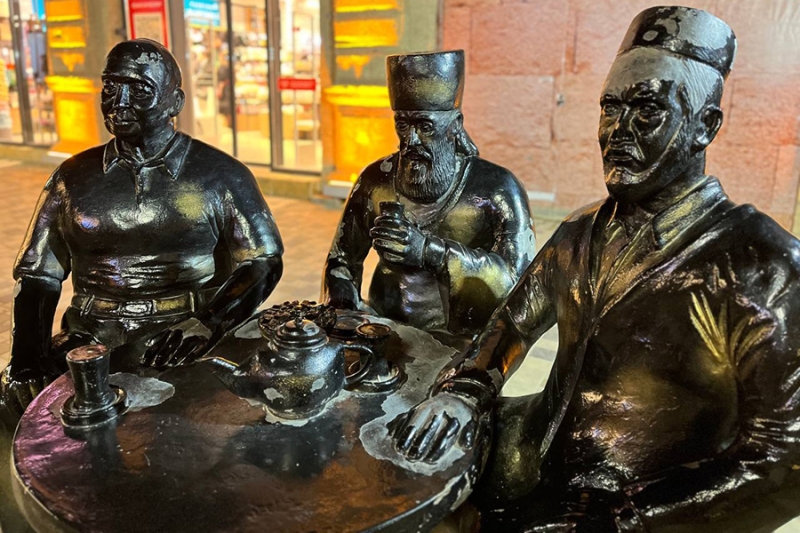 «Это же наши люди». Как евреи и мусульмане живут в одном дворе