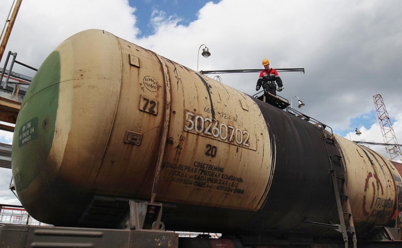 EUobserver узнал об идее Брюсселя запретить Германии нефть по «Дружбе»