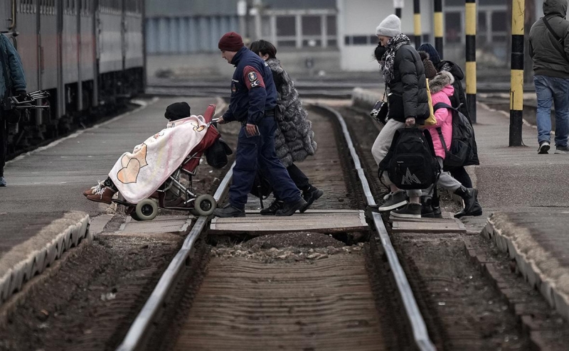 Euractiv анонсировал пересмотр статуса украинских беженцев в ЕС