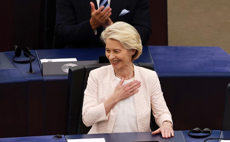 Европарламент отклонил вотум недоверия Урсуле фон дер Ляйен