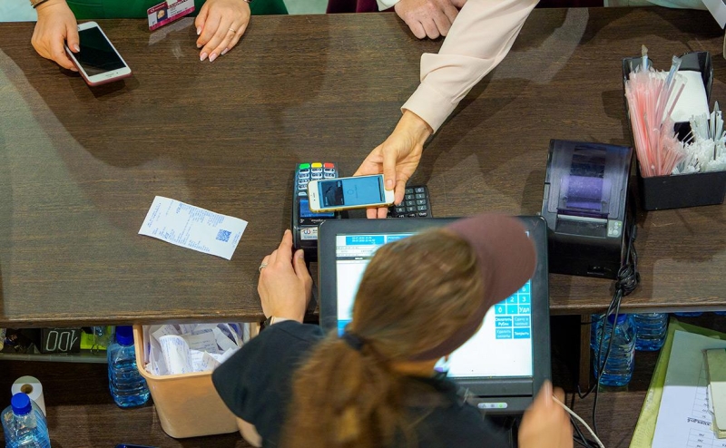 ФАС обратилась к Apple из-за препятствий бесконтактной оплате iPhone