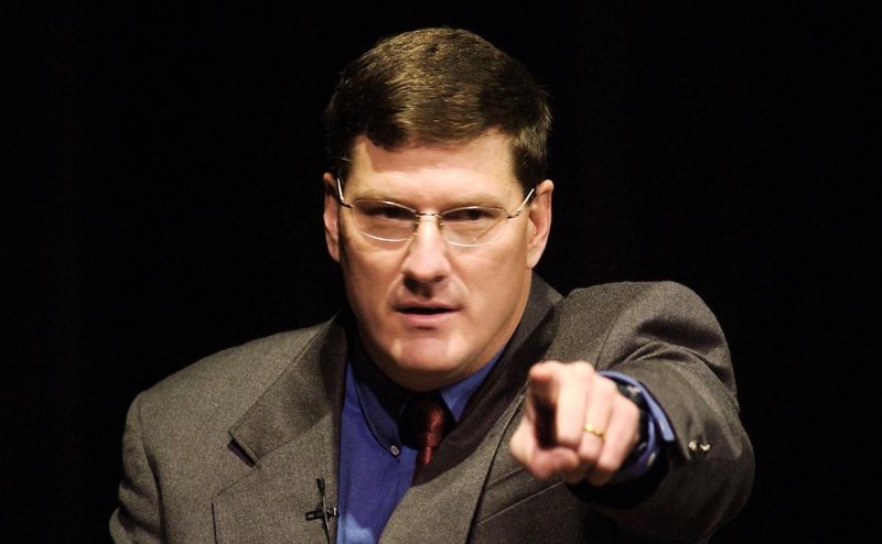 ФБР провела обыски у ведущего Первого канала и политолога Дмитрия