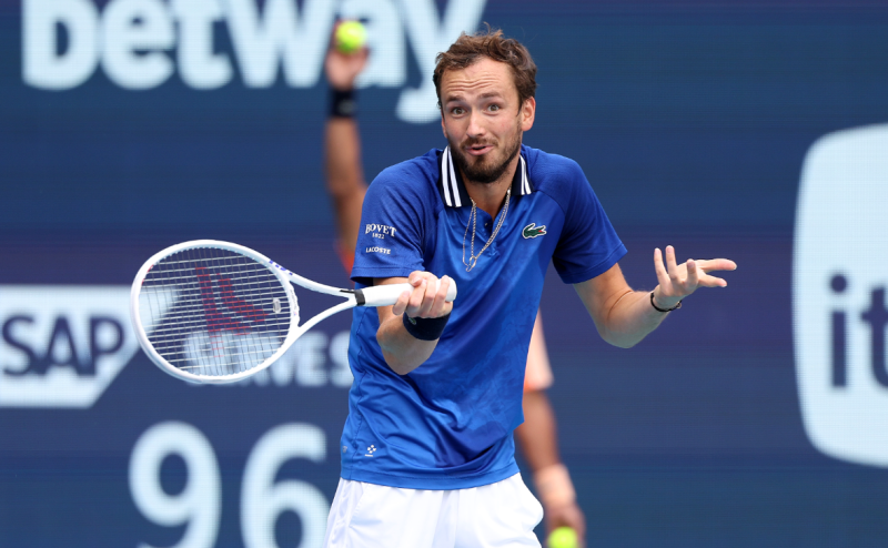 Федерация тенниса ответила на сравнение игроков с бомжами и