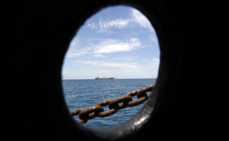 Французские военные задержали членов экипажа связываемого с Россией