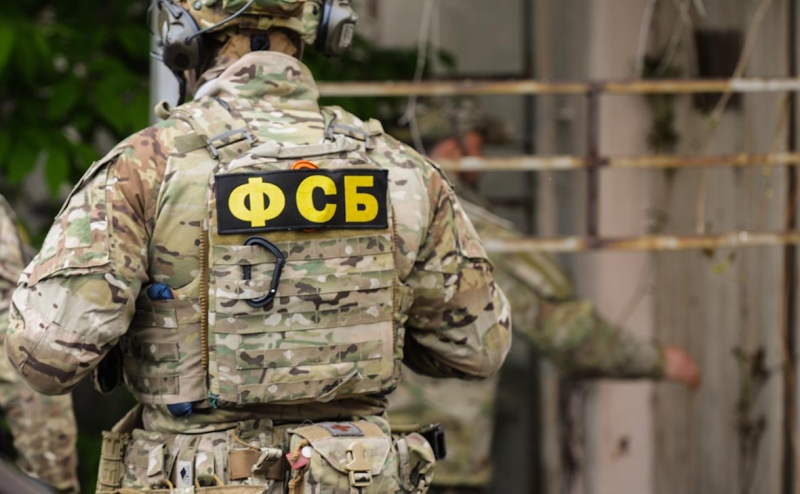 ФСБ задержала мужчину за подготовку теракта против военного в