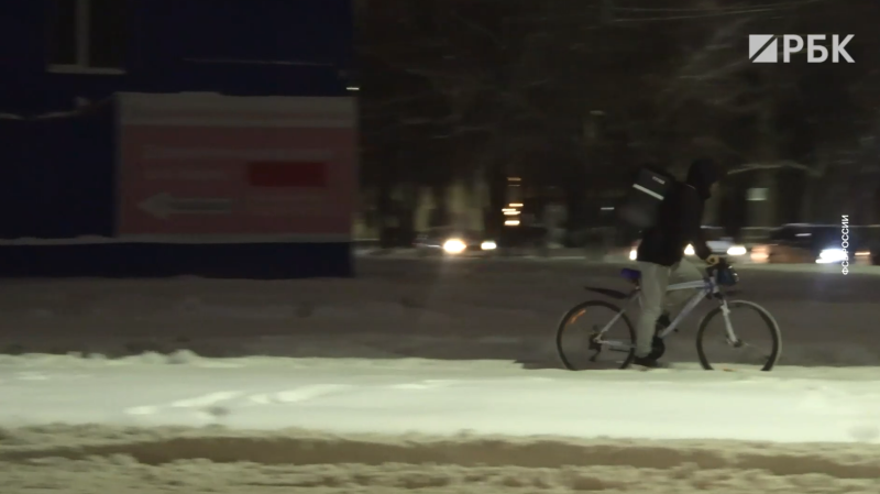 ФСБ задержала украинца в форме курьера за подготовку теракта в