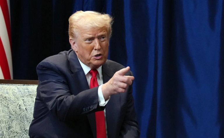 FT рассказала о &laquo;К-образной экономике&raquo; Трампа и росте неравенства в